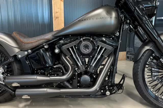Harley-Davidson Softail Custom (2004) thumbnail 5