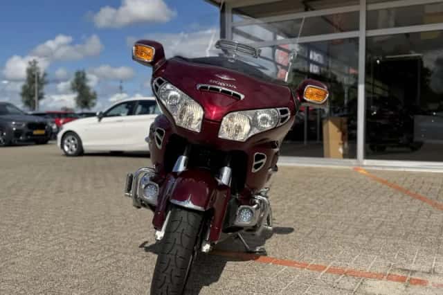 Honda GL 1800 Goldwing (2005) thumbnail 5