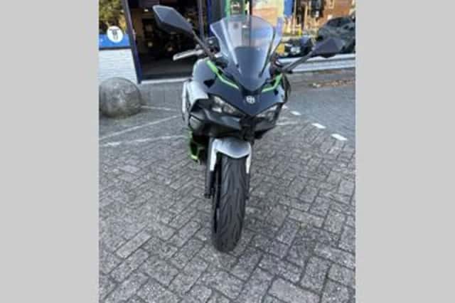 Kawasaki Z7 Hybrid (2025) thumbnail 4