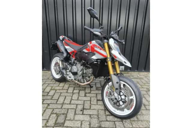 Ducati Hypermotard V2 SP (2026) thumbnail 3