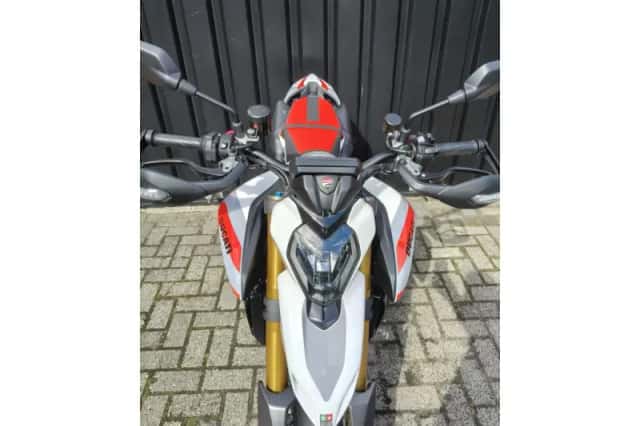 Ducati Hypermotard V2 SP (2026) thumbnail 6