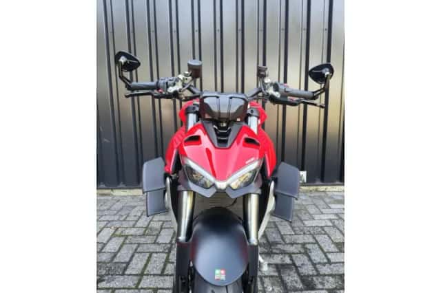 Ducati Streetfighter V4 (2020) thumbnail 4