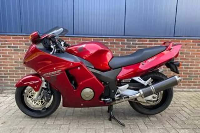 Honda CBR 1100 XX Super Blackbird (1999) thumbnail 5
