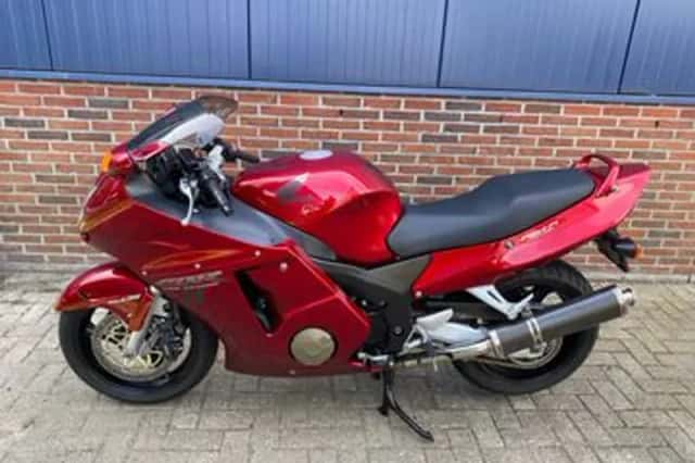 Honda CBR 1100 XX Super Blackbird (1999) thumbnail 6