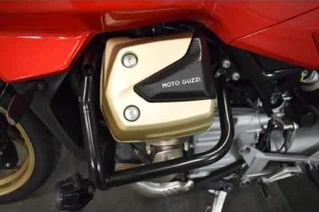 Moto Guzzi V100 Mandello (2023) thumbnail 6
