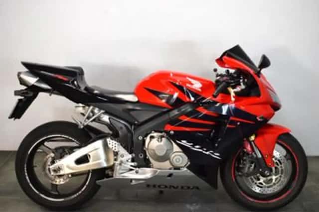 Honda CBR600RR (2006) thumbnail 3