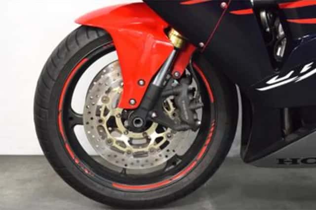 Honda CBR600RR (2006) thumbnail 6