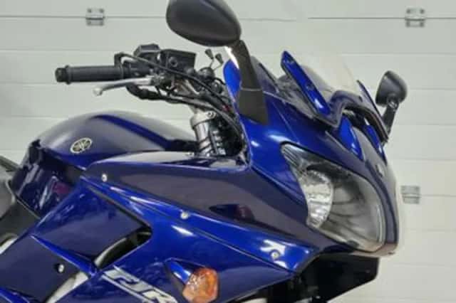 Yamaha FJR1300 (2004) thumbnail 3