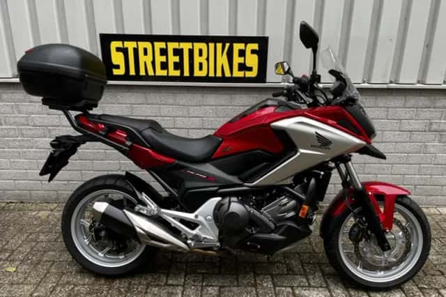 Honda NC750X (2016) thumbnail 1