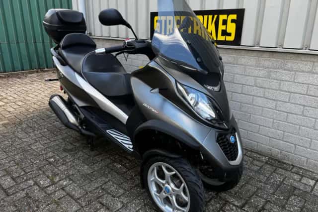 Piaggio MP3 500 (2019) thumbnail 2