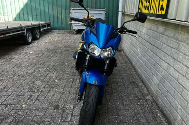 Kawasaki Z750 (2004) thumbnail 3