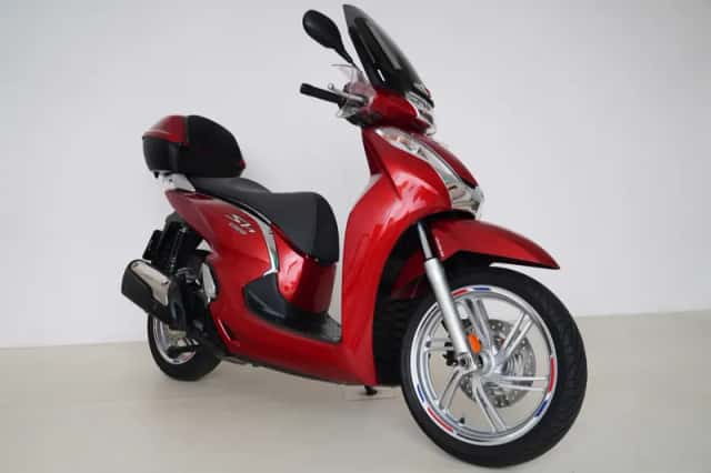 Honda SH 300i (2017) thumbnail 2