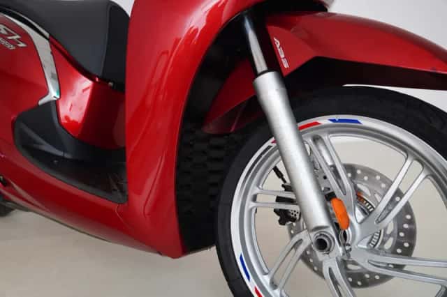 Honda SH 300i (2017) thumbnail 6