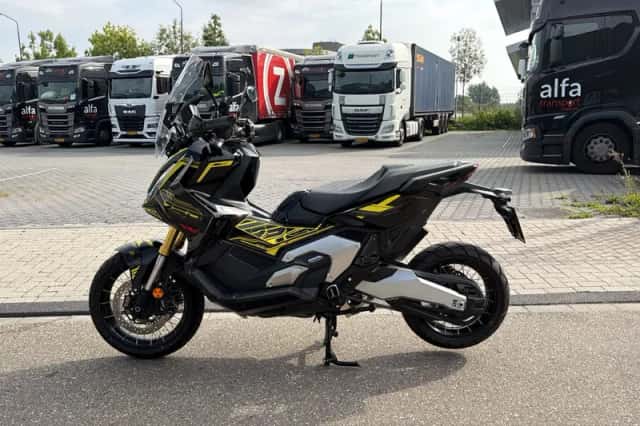 Honda X-ADV (2025) thumbnail 6