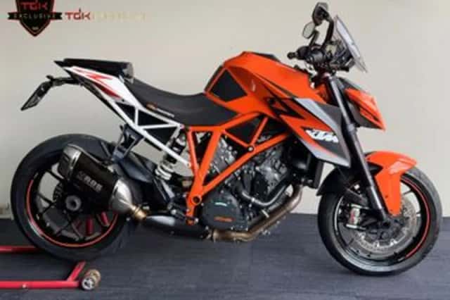 KTM 1290 SuperDuke R (2015) thumbnail 2