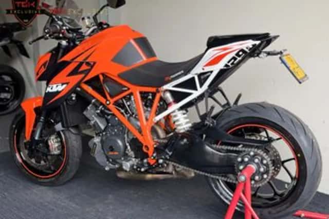 KTM 1290 SuperDuke R (2015) thumbnail 4