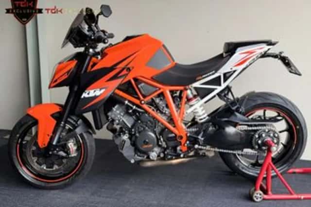 KTM 1290 SuperDuke R (2015) thumbnail 5
