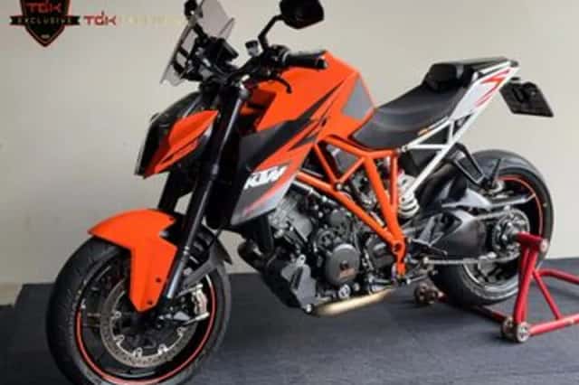 KTM 1290 SuperDuke R (2015) thumbnail 6