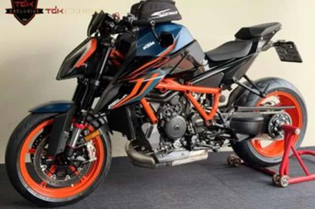 KTM 1290 SuperDuke R (2024) thumbnail 6