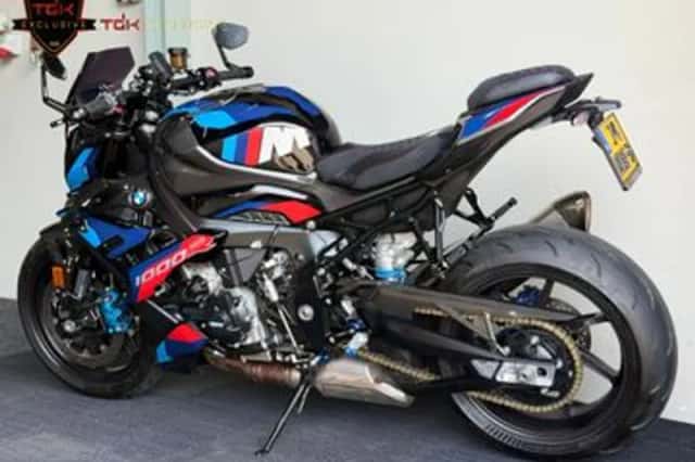 BMW M 1000 R (2023) thumbnail 4