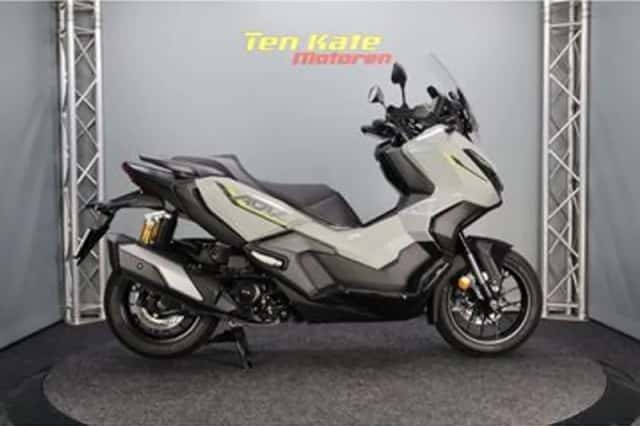 Honda Adv 350 (2026) thumbnail 1