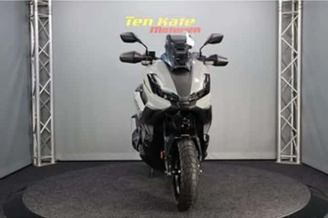 Honda Adv 350 (2026) thumbnail 3