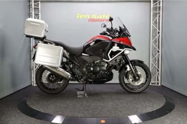 Honda VFR 1200 X Crosstourer (2016) thumbnail 1