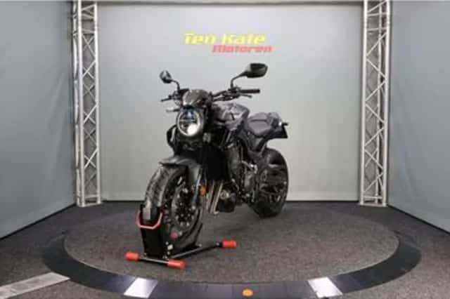 Honda CB650R (2024) thumbnail 3