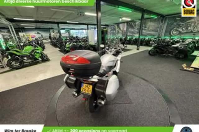 Yamaha FJR1300 (2001) thumbnail 3