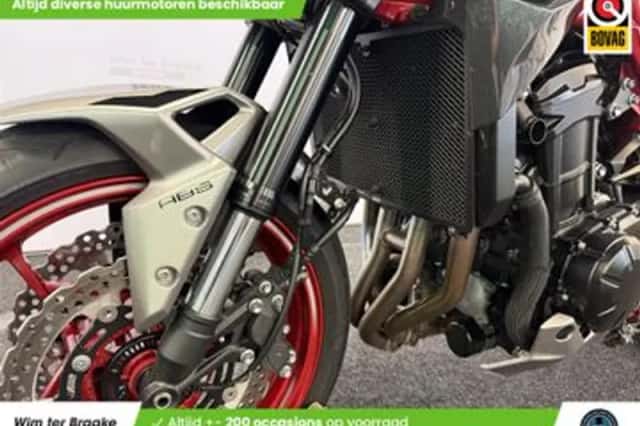 Kawasaki Z900 (2023) thumbnail 6