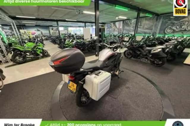 Honda VFR 1200 X Crosstourer (2015) thumbnail 3