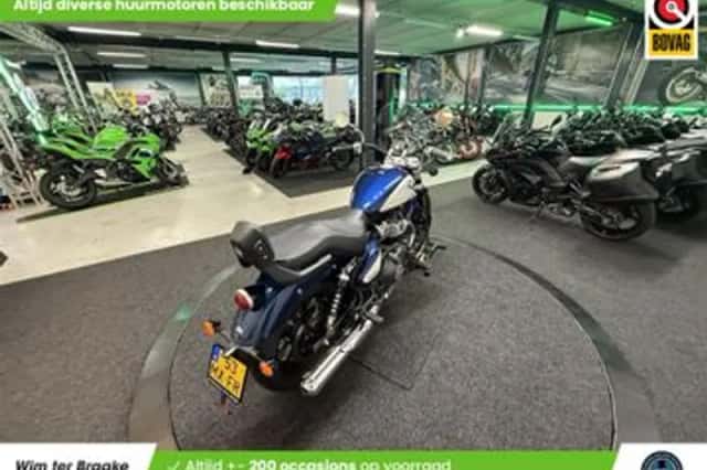 Royal Enfield Super Meteor 650 (2025) thumbnail 3