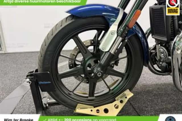 Royal Enfield Super Meteor 650 (2025) thumbnail 5