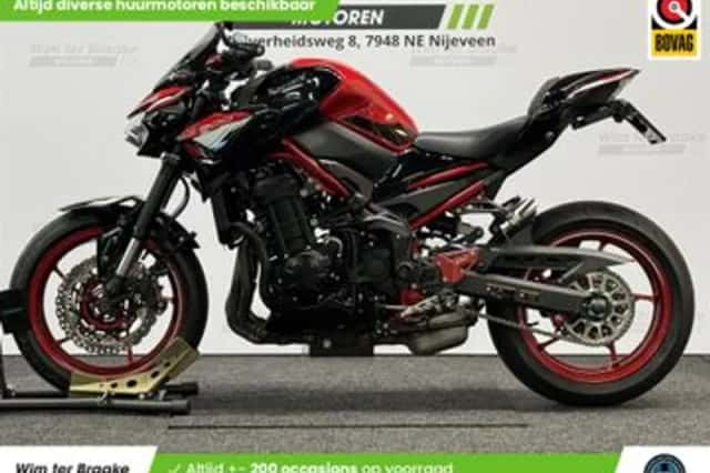 Kawasaki Z900 (2024) thumbnail 4
