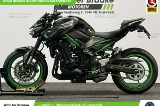 Kawasaki Z900 (2024) thumbnail 4