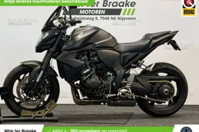 Honda CB1000R (2011) thumbnail 1