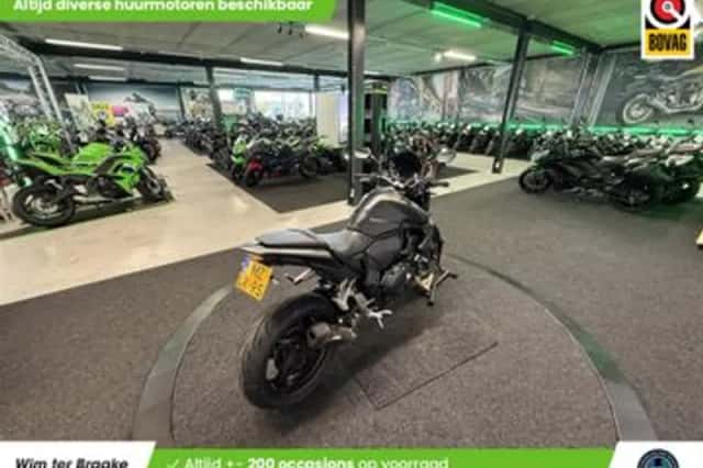 Honda CB1000R (2011) thumbnail 3