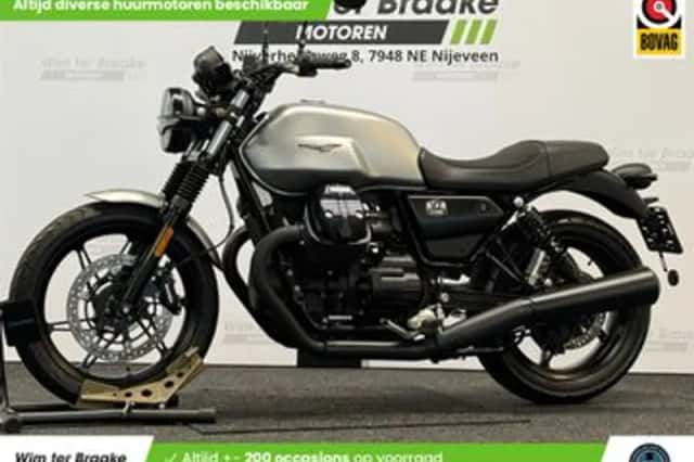 Moto Guzzi V7 850 (2023) thumbnail 1