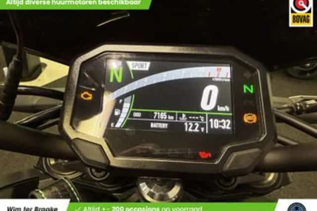 Kawasaki Z900 (2024) thumbnail 2