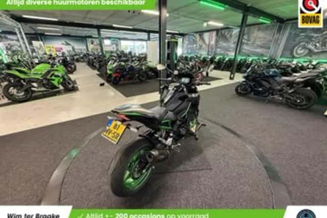 Kawasaki Z900 (2024) thumbnail 3
