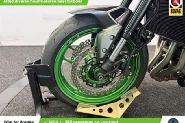 Kawasaki Z900 (2024) thumbnail 5