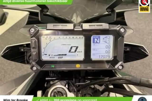 Yamaha Tracer 900 (2015) thumbnail 2
