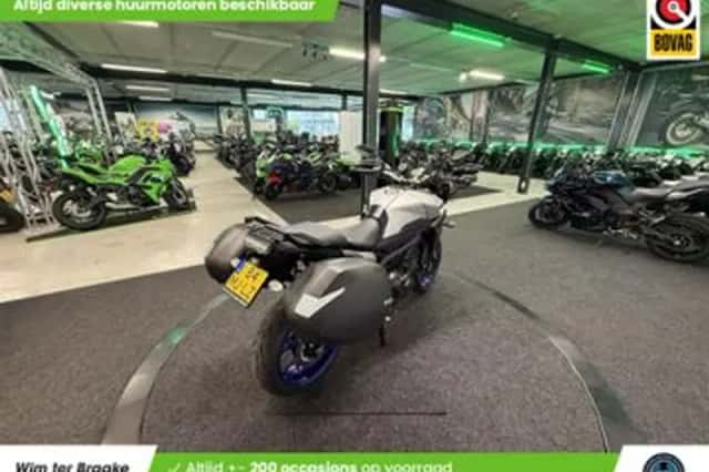 Yamaha Tracer 900 (2015) thumbnail 3