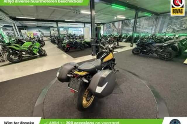 Kawasaki Z900RS SE (2023) thumbnail 3