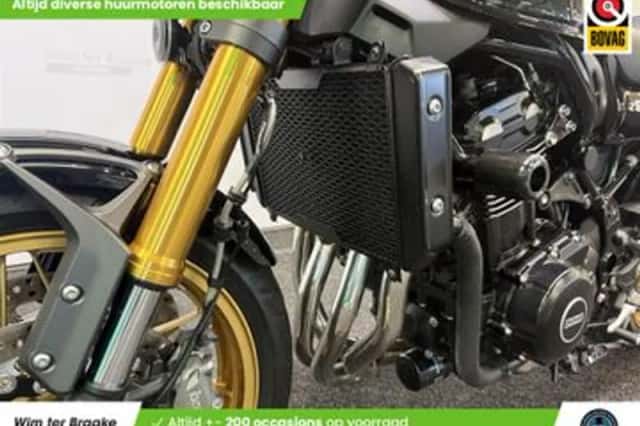 Kawasaki Z900RS SE (2023) thumbnail 6