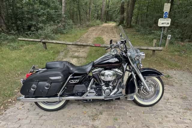 Harley-Davidson Road King (2002) thumbnail 1
