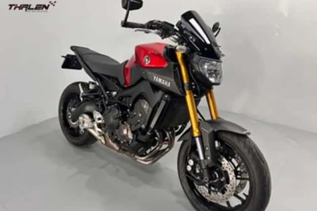 Yamaha MT-09 (2016) thumbnail 3