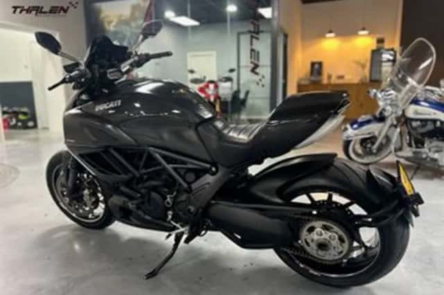 Ducati Diavel (2012) thumbnail 6