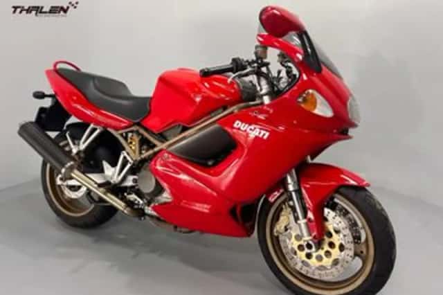 Ducati ST 4 (1999) thumbnail 2