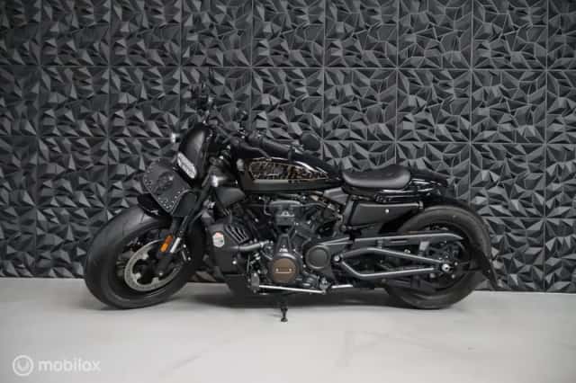 Harley-Davidson Sportster S (2022) thumbnail 2